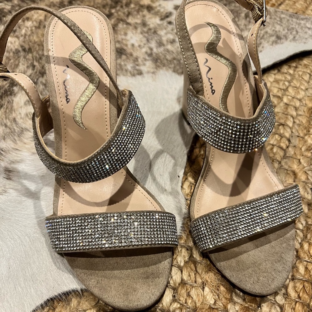 Nina Senta Alamo Tan Silver Studded Heeled Size: EU38 US 8